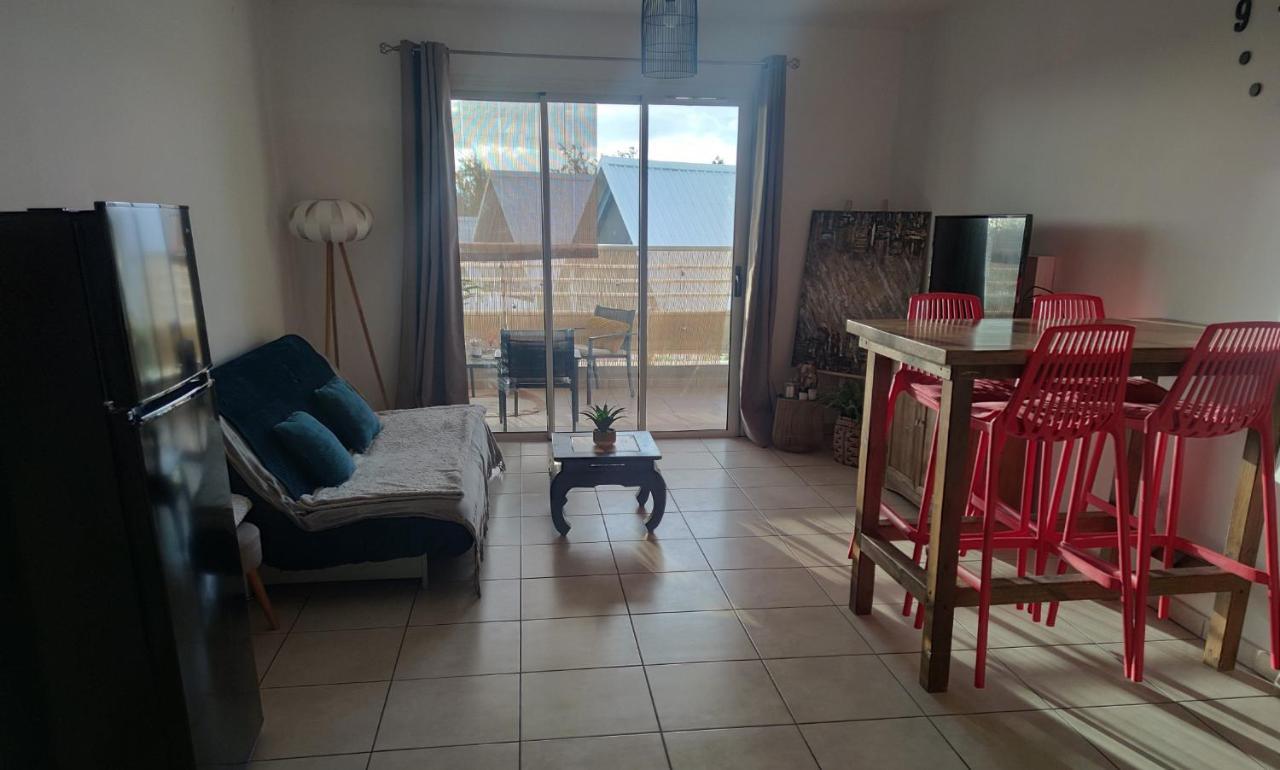 Location Saisonniere Meublee F2 St Leu Face Ocean A 1 Min Plage Apartment Saint-Leu Exterior photo