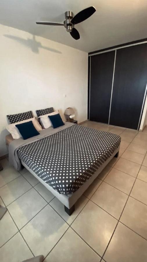 Location Saisonniere Meublee F2 St Leu Face Ocean A 1 Min Plage Apartment Saint-Leu Exterior photo